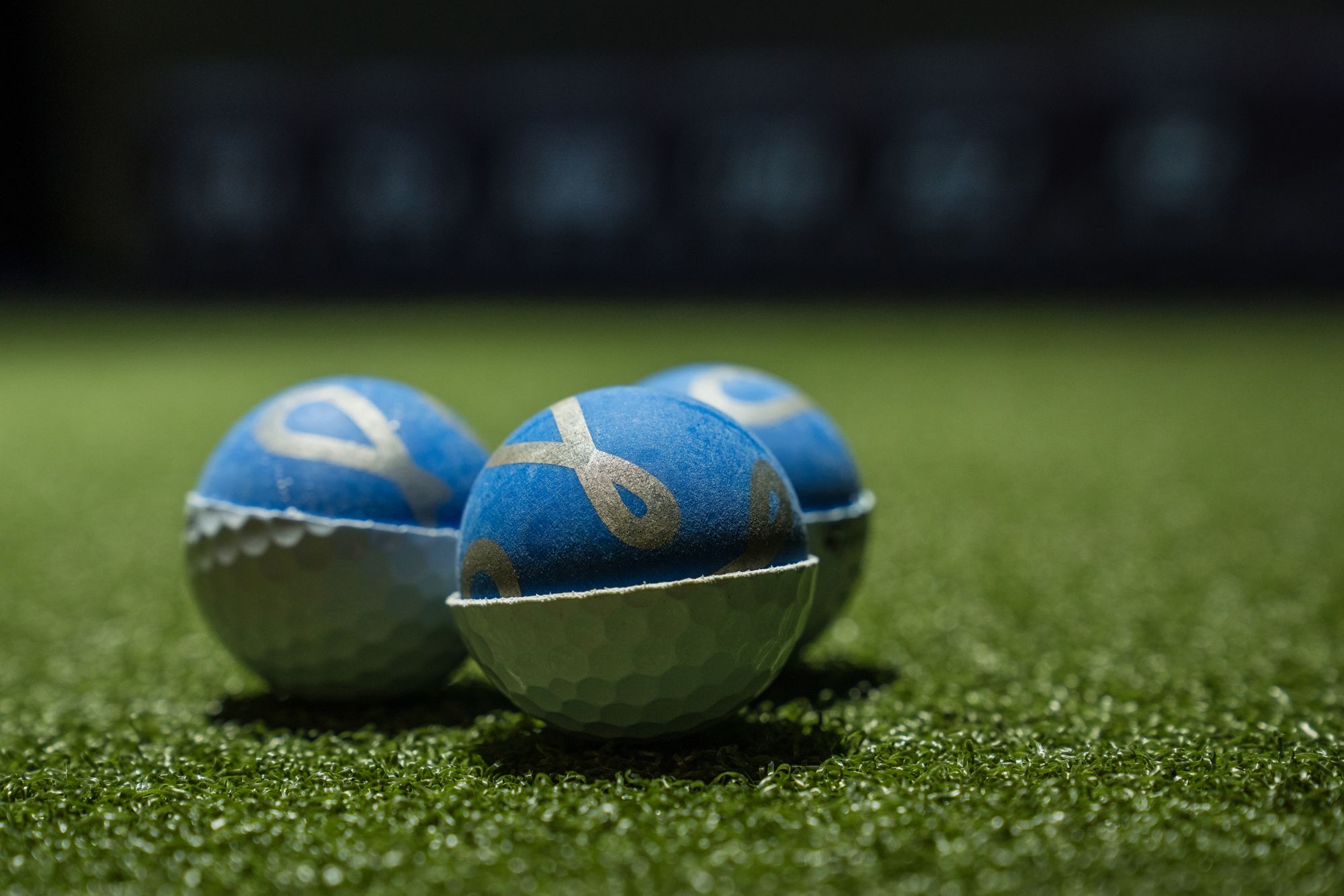 TaylorMade 2025 TP5 TRK-R Golf Balls | Golf Galaxy